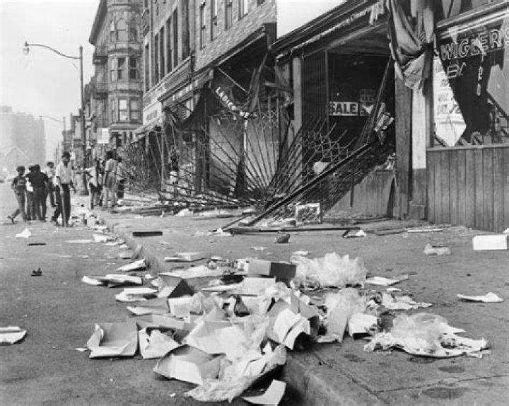 24 Harrowing Photos Of A City On Fire