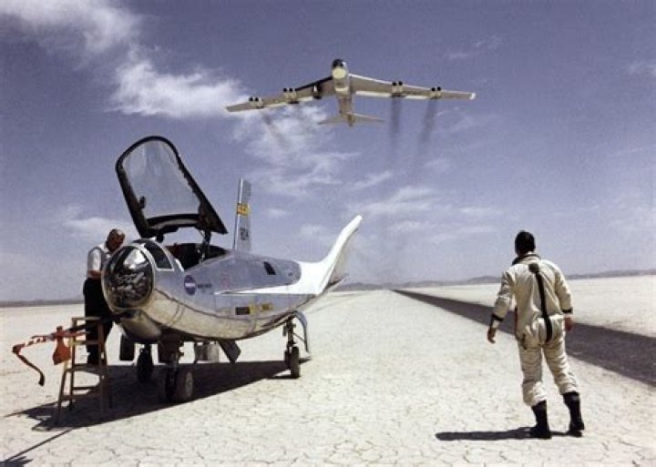 44 Vintage NASA Photos That Define The Space Age