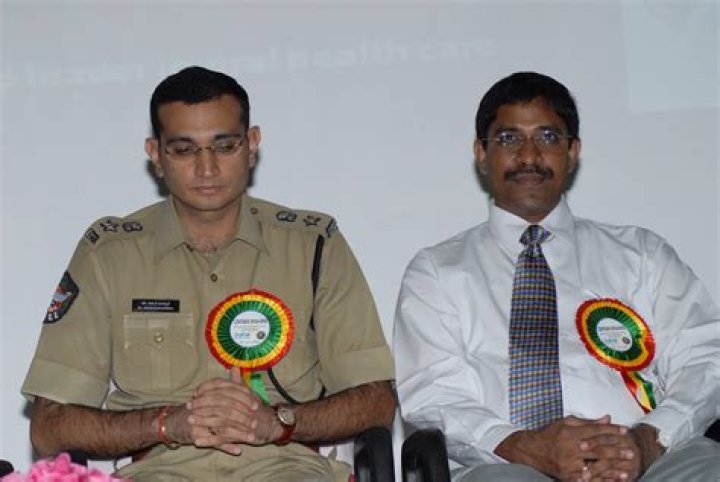 Akun Sabharwal (IPS) Biography, Wiki, Age, Wife, Family, Net Worth, Career & More