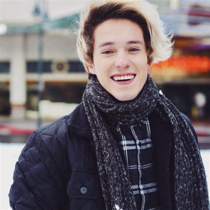 Alonso Villalpando Age | Wiki, Net worth, Bio, Height, Girlfriend