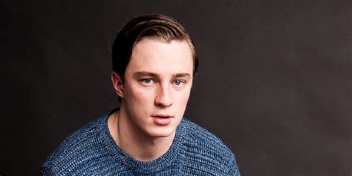 Biography, Age, Height, Wife, Net Worth, Parents, Family, Ethnicity & More