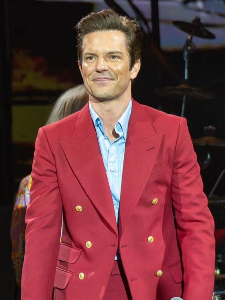 How tall is Brandon Flowers