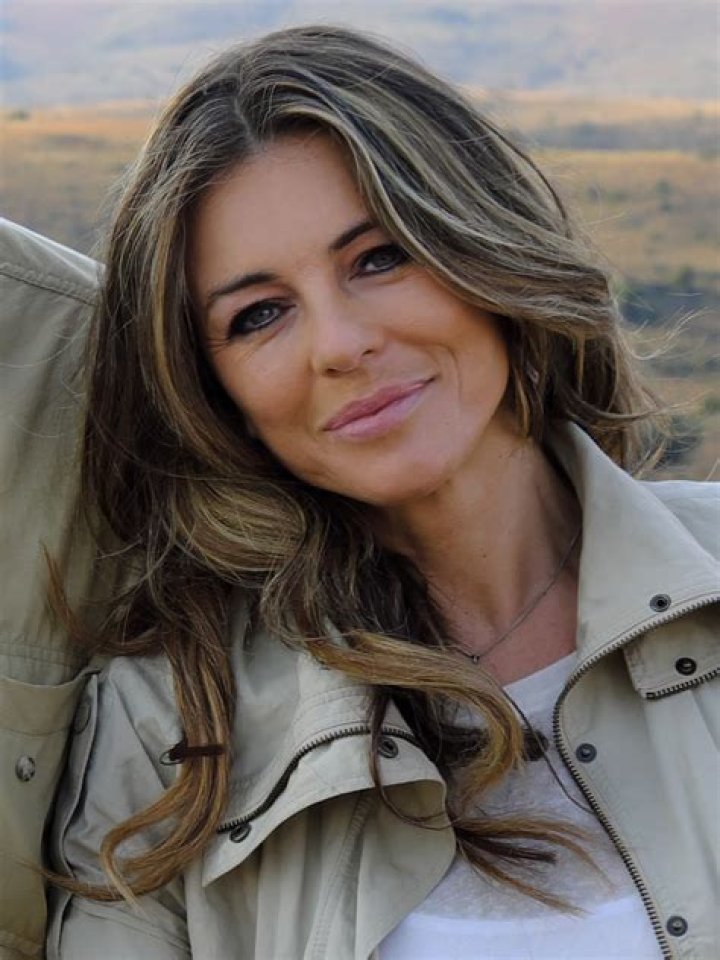 How tall is Elizabeth Hurley