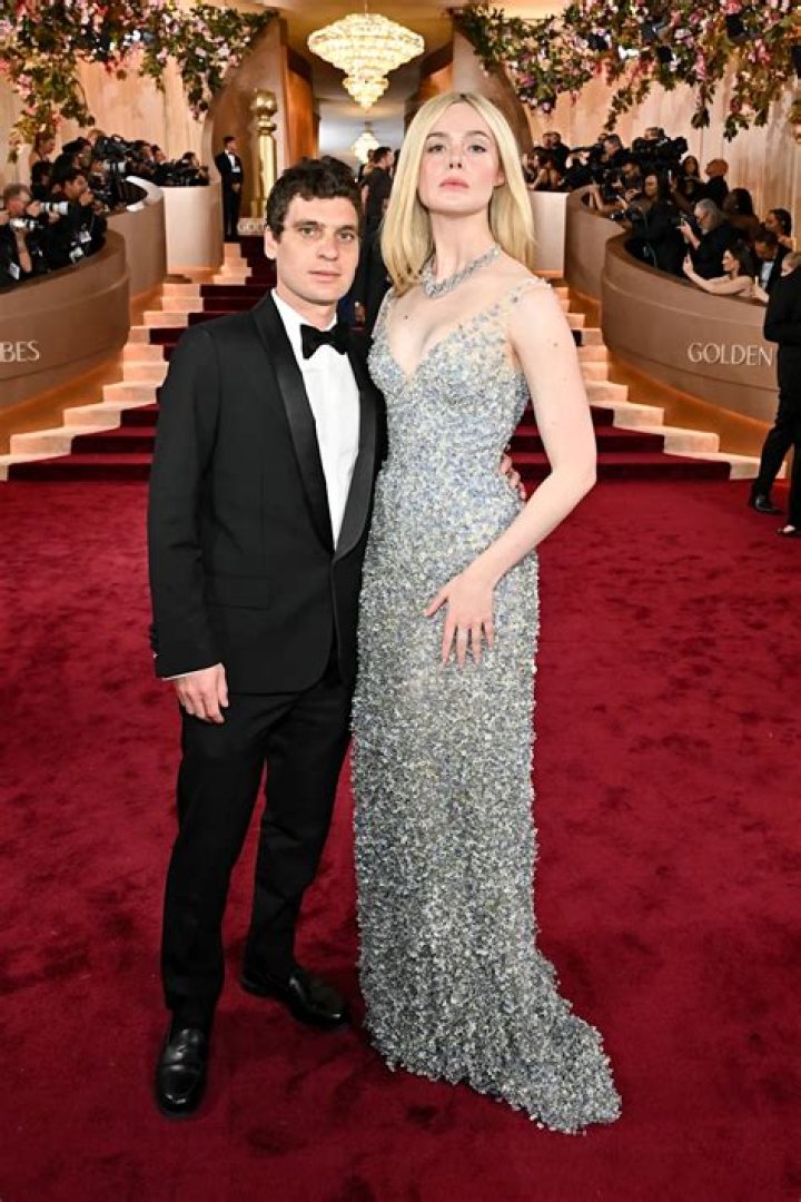 How tall is Elle Fanning