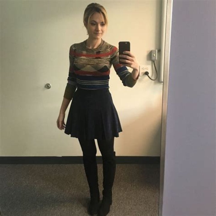 How tall is Francesca Root-Dodson