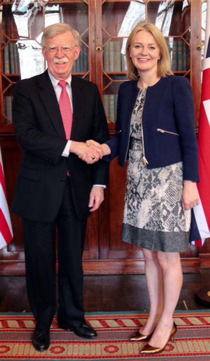 How tall is Liz Truss