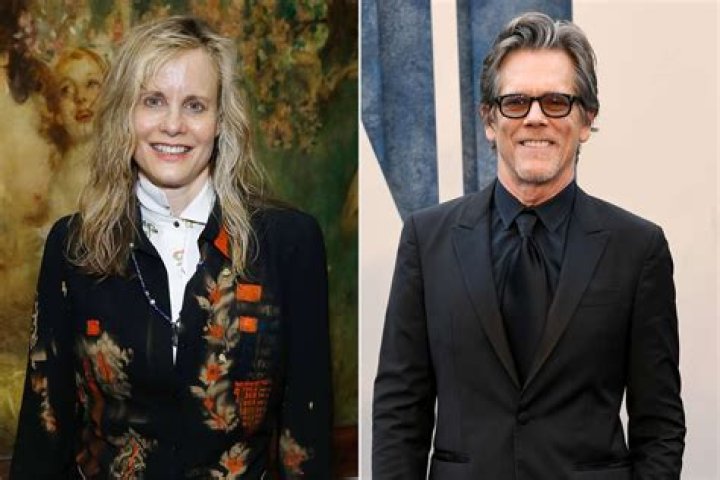 How tall is Lori Singer