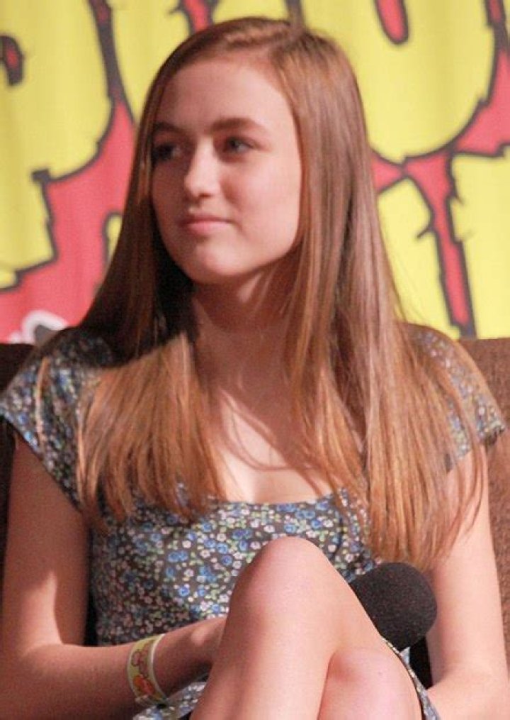How tall is Madison Lintz