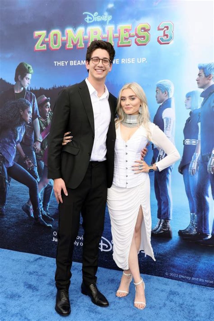 How tall is Meg Donnelly