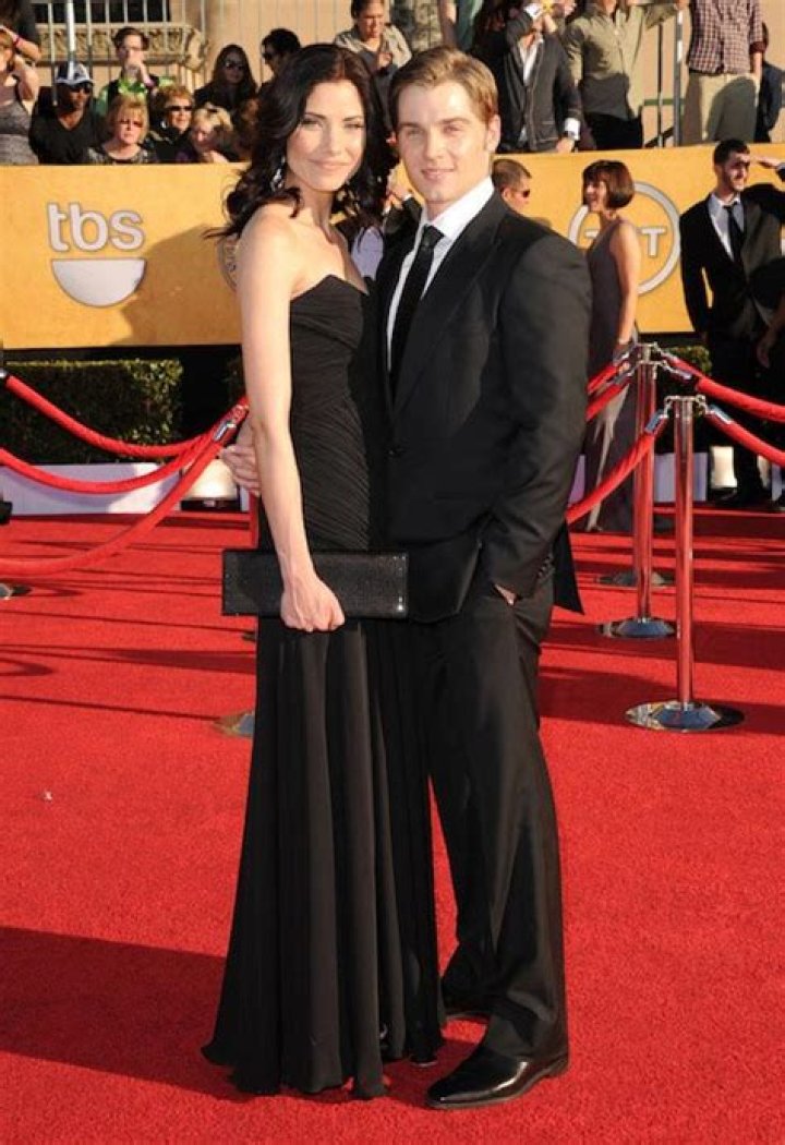 How tall is Mike Vogel