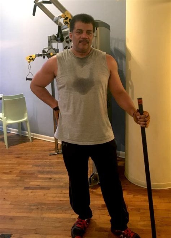 How tall is Neil deGrasse Tyson
