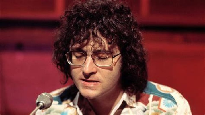 How tall is Randy Newman