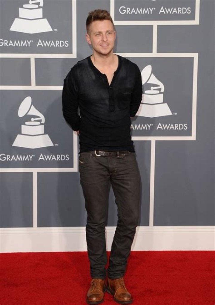 How tall is Ryan Tedder