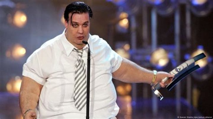 How tall is Till Lindemann