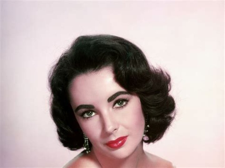 How tall was Elizabeth Taylor