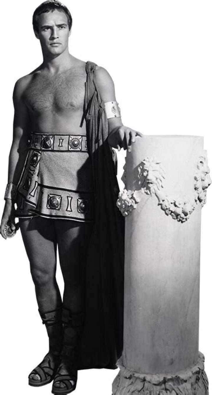How tall was Marlon Brando