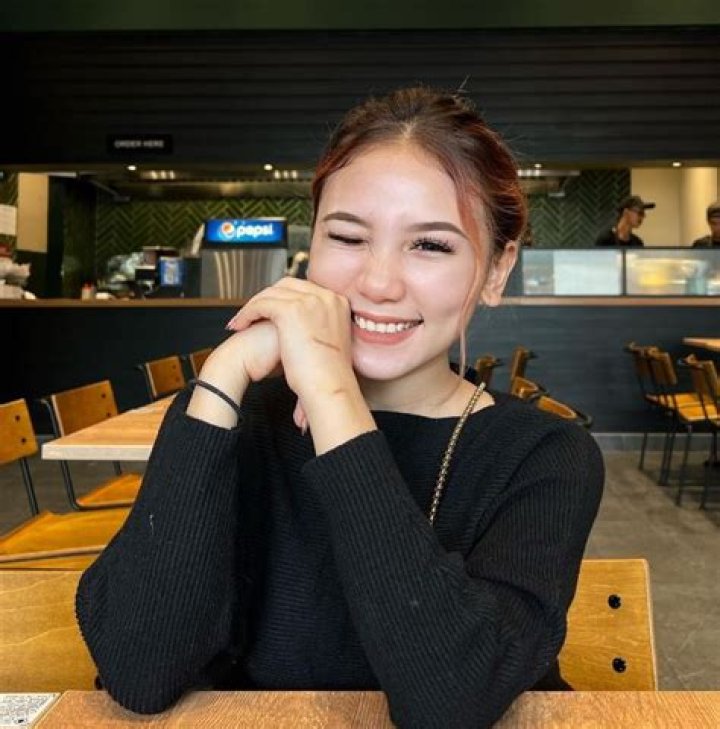 Lila Irwan Biodata, Wiki, Age, Husband, Boyfriend, Family, Height, Nationality & More