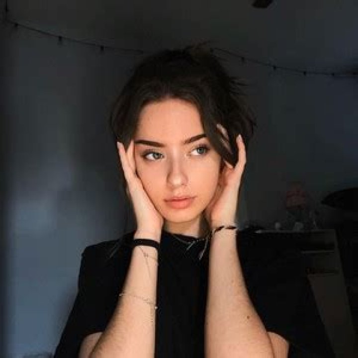Lily Weber Age | Wiki, Net worth, Bio, Height, Boyfriend?