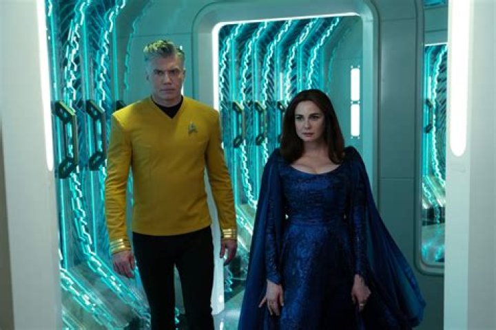 Mia Kirshner Net Worth, Age, Wiki, Bio, Height, Zodiac, Relationships, Children & Filmography