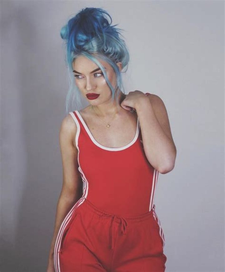 Naomi Jon Biography | Age, Wiki, Net worth, Bio, Height, Boyfriend?|