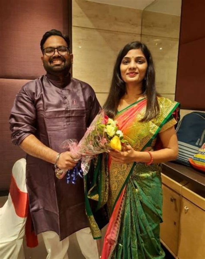 Neha Singh Rathore [Bhojpuri Singer] Wiki, Biography, Age, Husband, Family, Caste, Songs & More